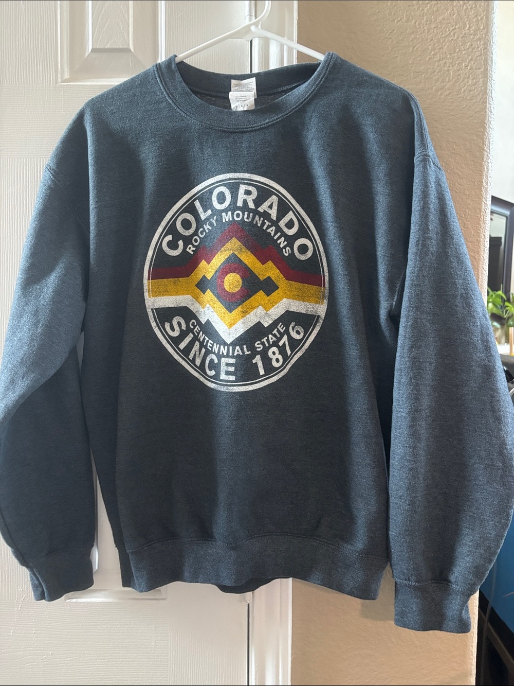 Gildan Colorado Graphic Crewneck Sweatshirt - Dark Blue with Red, Yellow, White